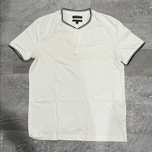 Men’s white button up standard fit shirt